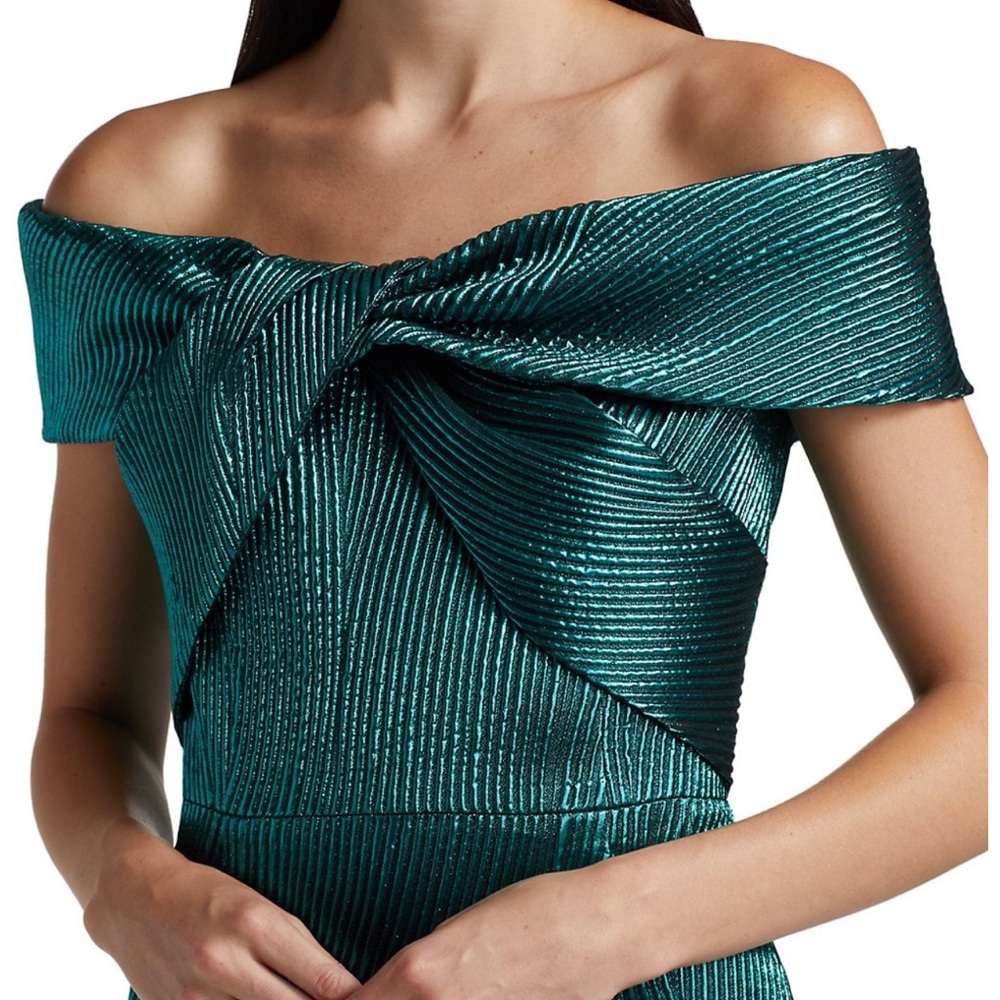 RICKIE FREEMAN TERI JON
JACQUARD OFF-THE-SHOULDER EVENING DRESS - Size 10 - New